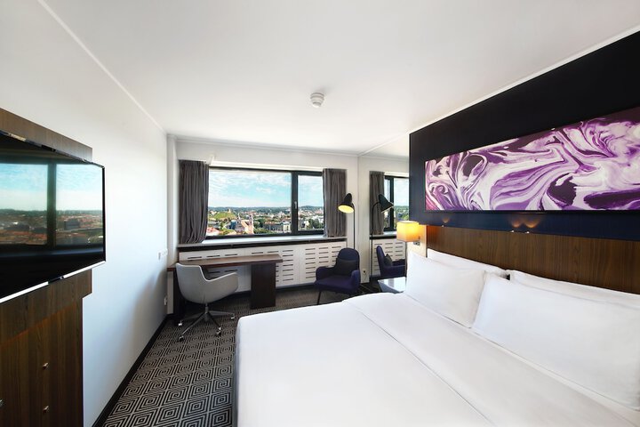 Room 20 of 165