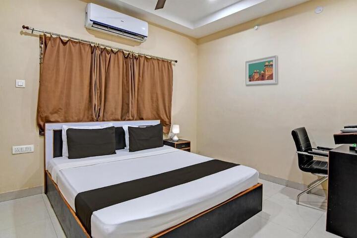 Room 18 of 28