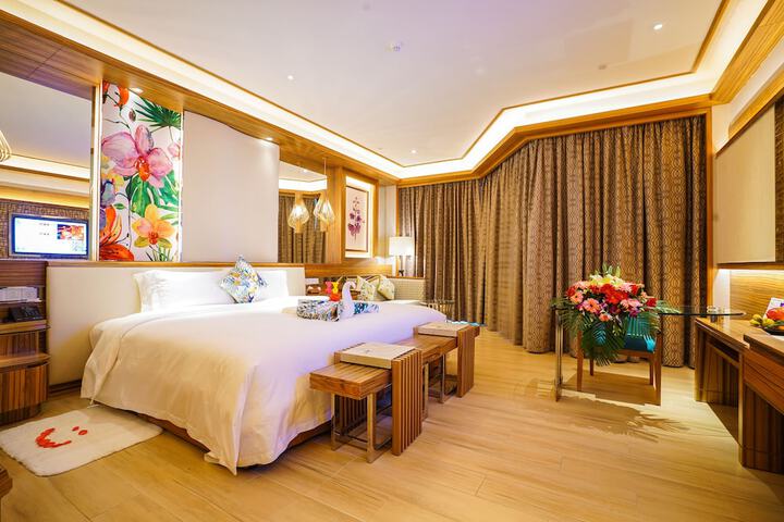 Room 3 of 65