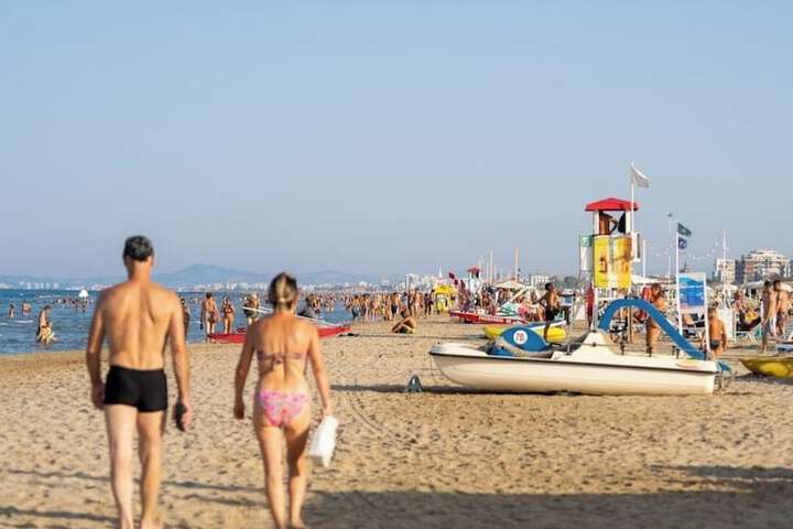 Beach 142 of 161