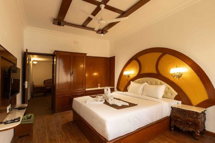 Room 2 of 20