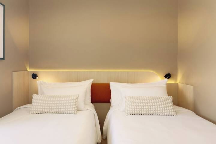Room 8 of 15