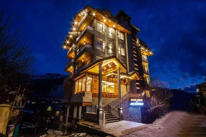 Snow Creek by JNS Hotels Fully Centrally Heated