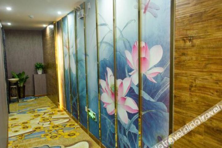 Hotel Interior 14 of 31