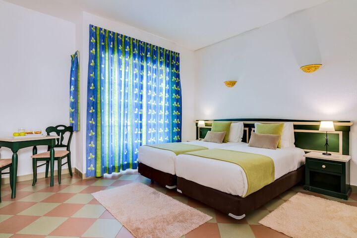 Room 8 of 44