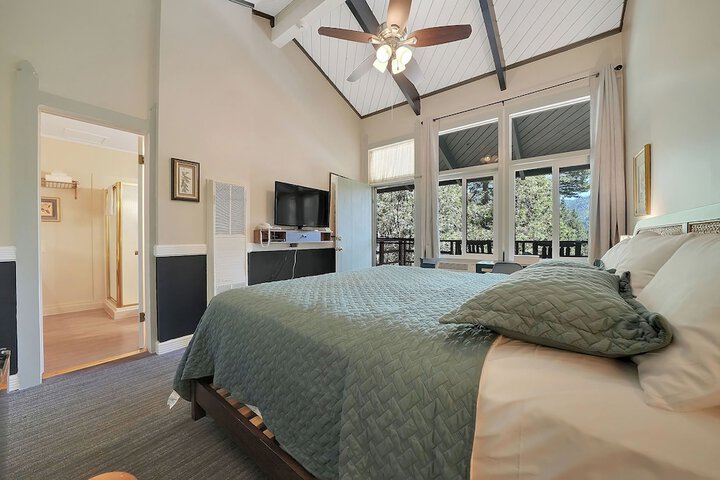 1 King Bed Mountain View (21 of 28)