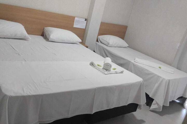 Room 5 of 18