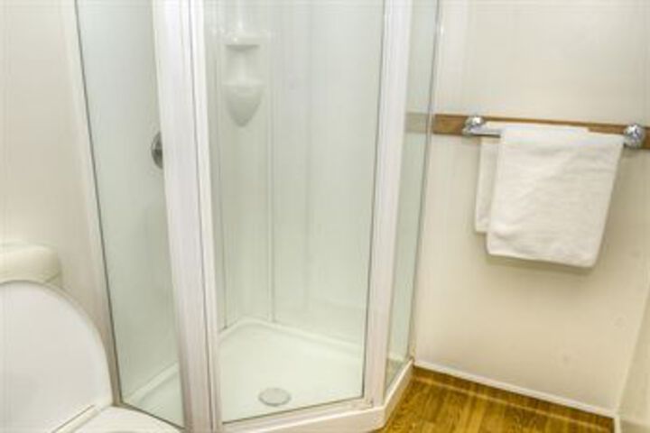 Room 2 of 32