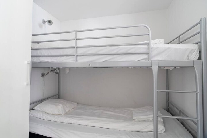 Room 170 of 865