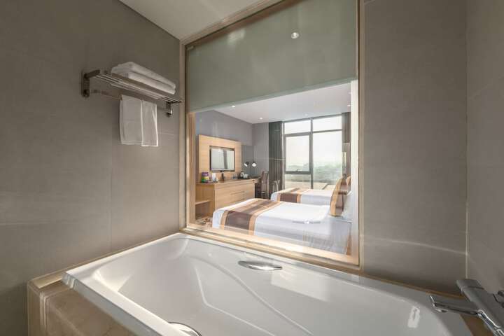 Room 49 of 122