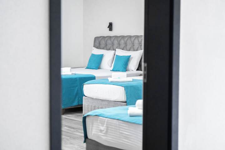 Room 27 of 51