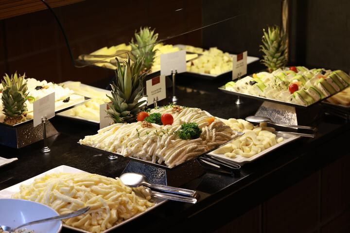 Dining 79 of 92