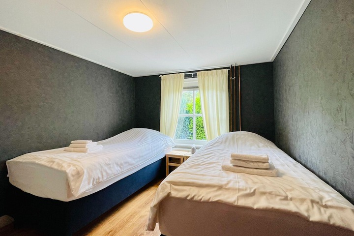 Room 6 of 40