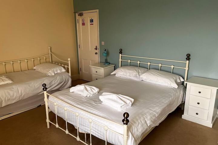 Room 3 of 36
