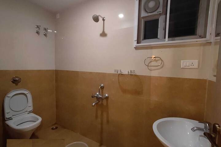 Room 33 of 39