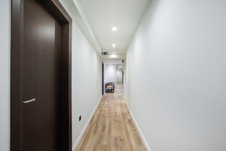 Ballroom/Hall 57 of 76
