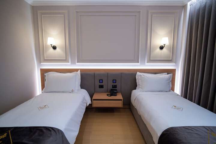 Room 27 of 53