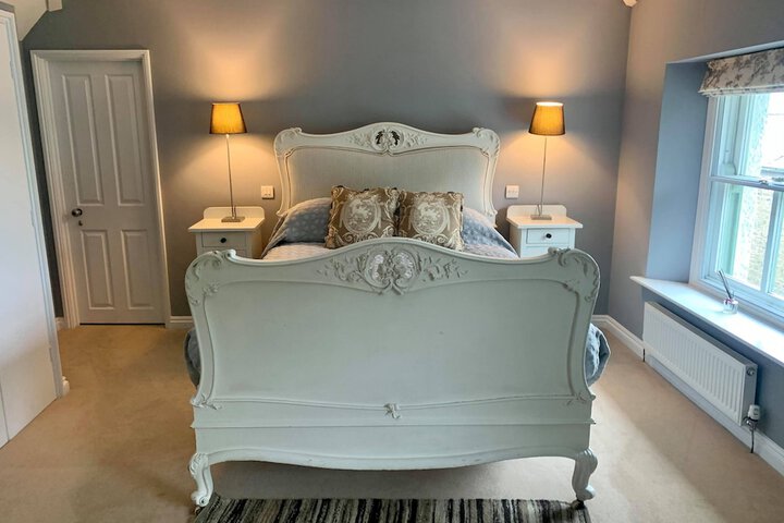 Room 4 of 28