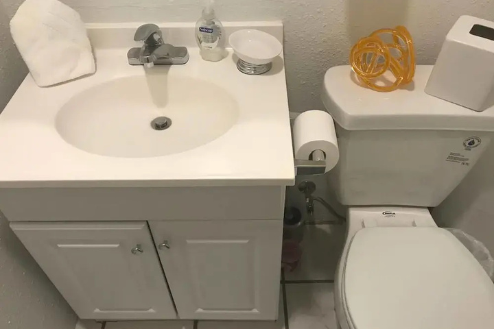 Room 7 of 18