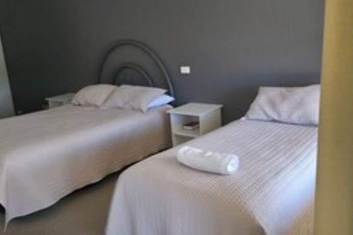 Room 13 of 84