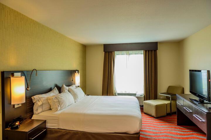 Standard | King Bed (2 of 6)