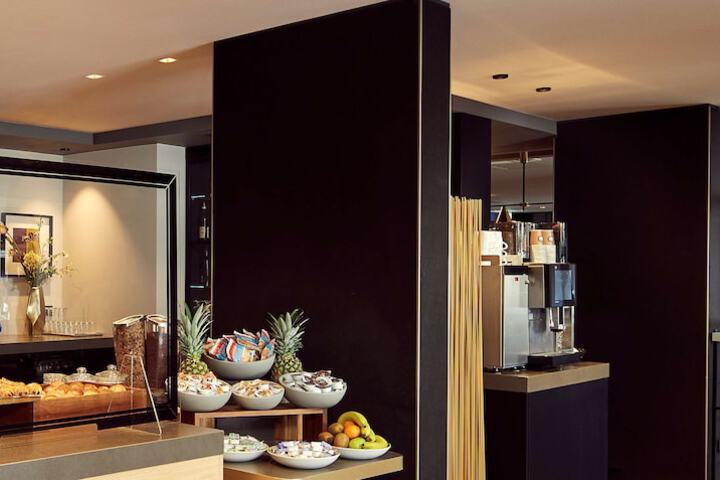 Dining Photos