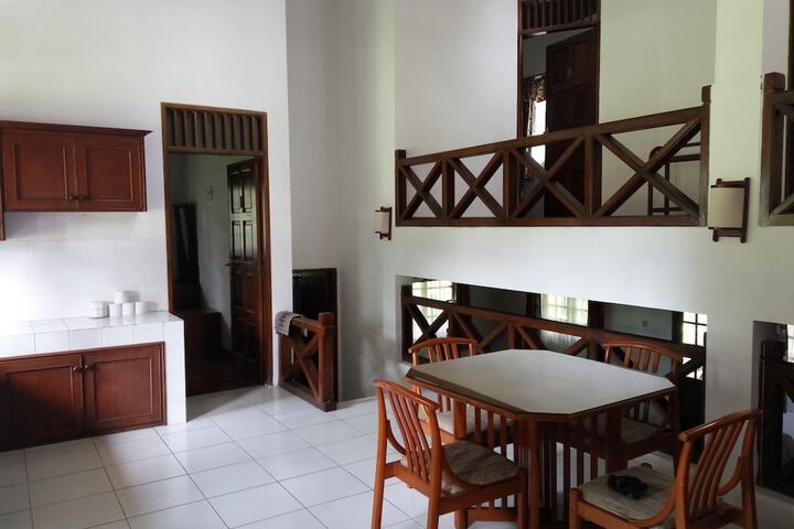 Room 6 of 35