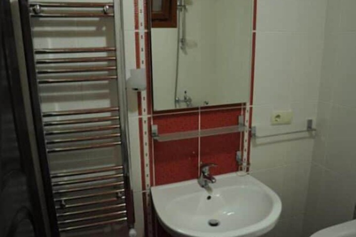Room 8 of 14