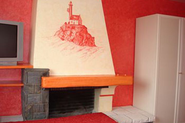 Room 24 of 28