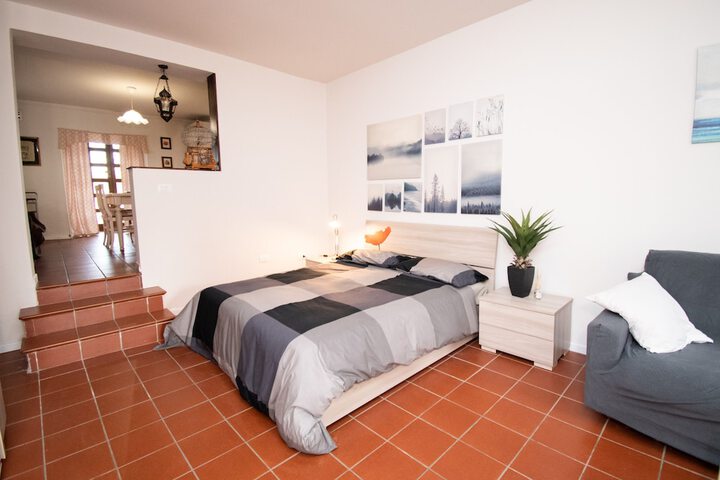 Room 2 of 69