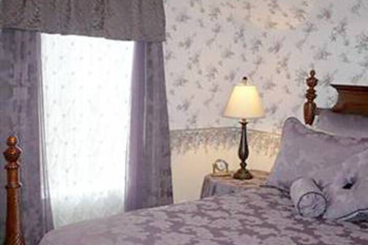 Room 13 of 19