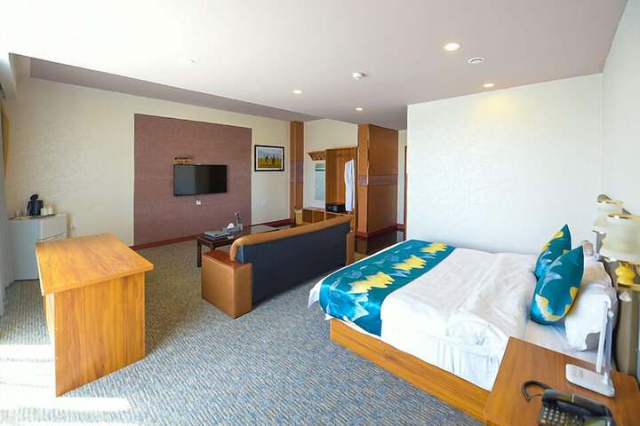 Room 10 of 21