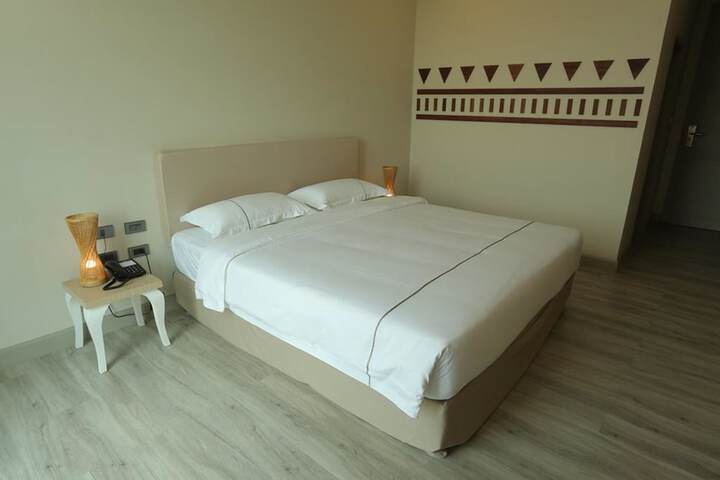 Room 8 of 54