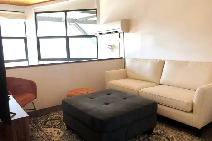 Room 8 of 15