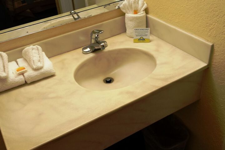 Bathroom sink