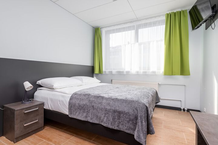Room 9 of 21