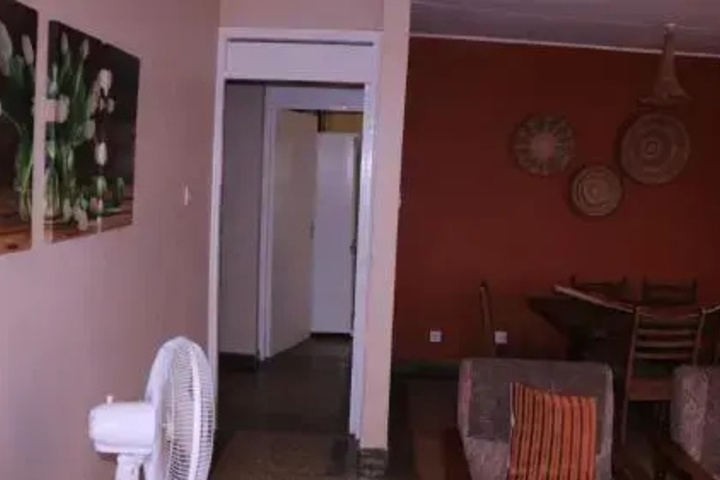 Room 5 of 16