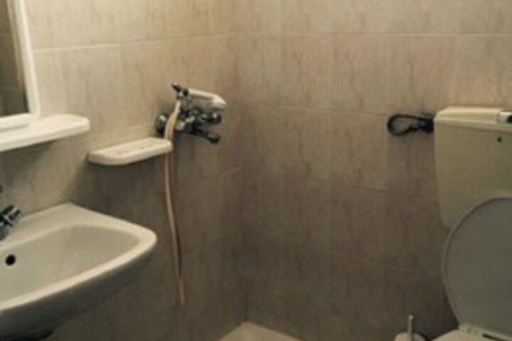 Room 3 of 13