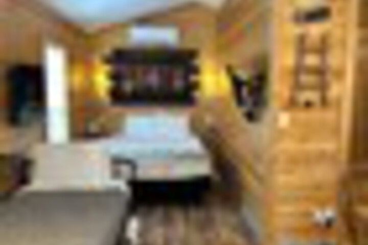 Room 47 of 390
