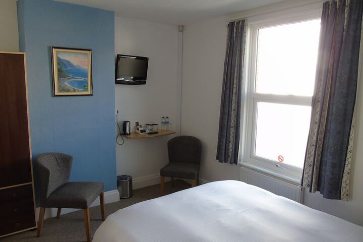 Room 28 of 59