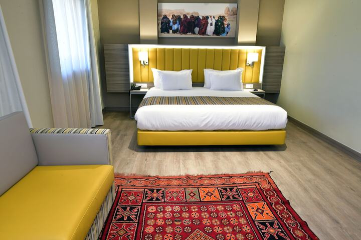 Room 10 of 37