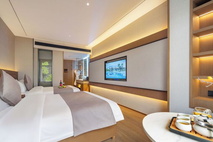 Room 2 of 98