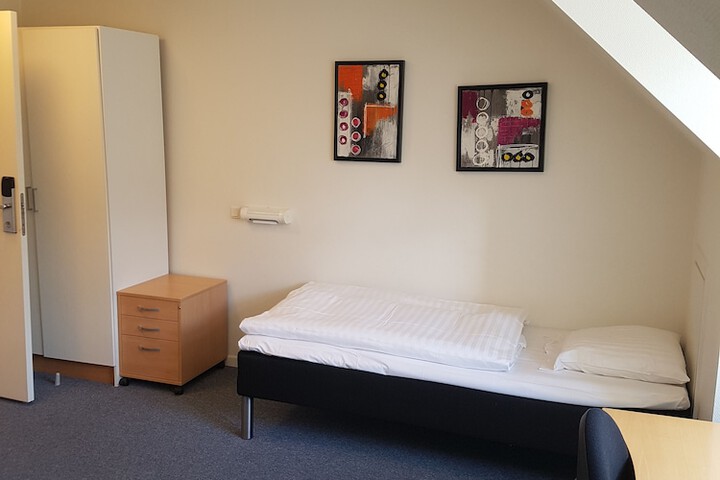 Room 4 of 39
