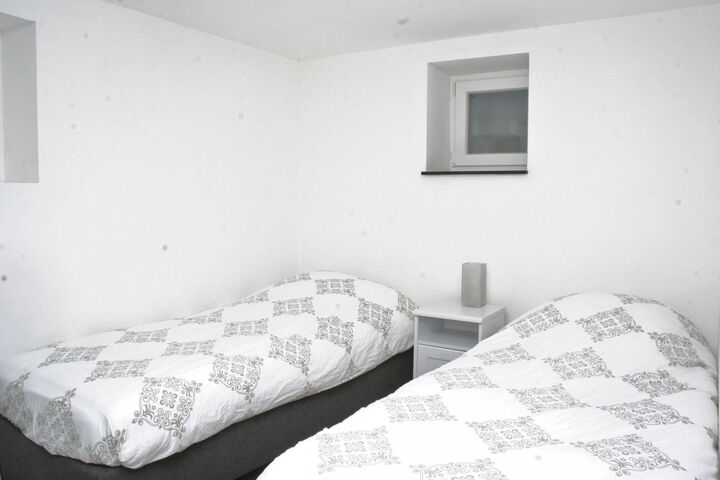Room 14 of 24