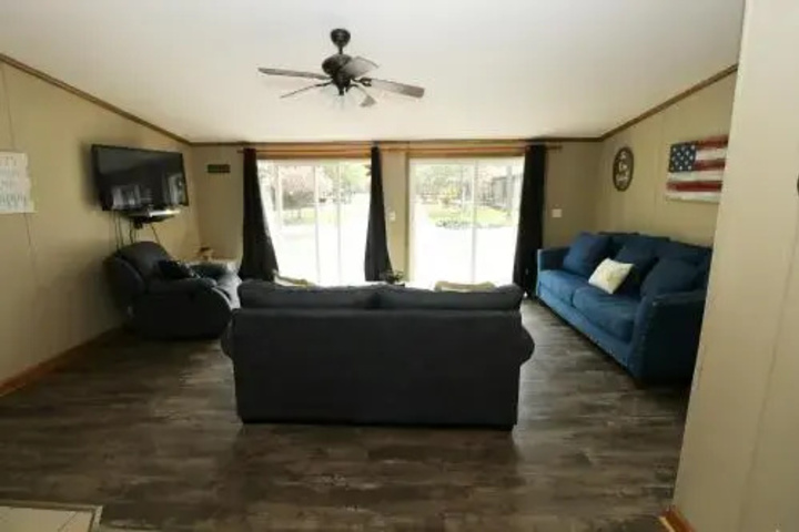Room 5 of 11