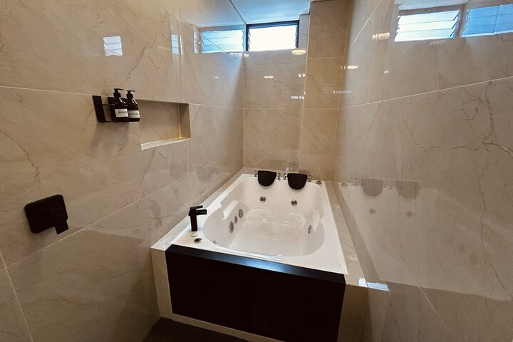 Room 40 of 49