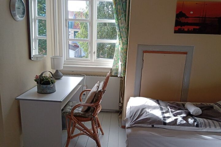 Room 12 of 30
