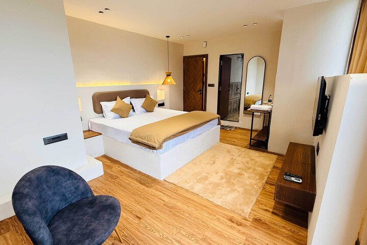 Room 32 of 104