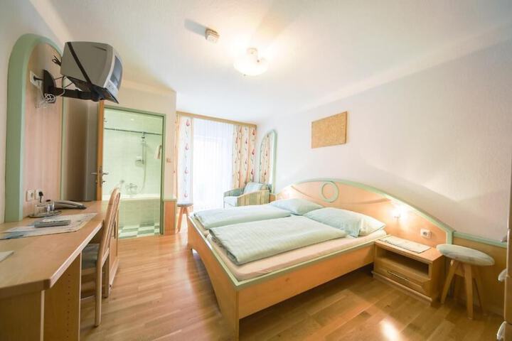 Room 7 of 20