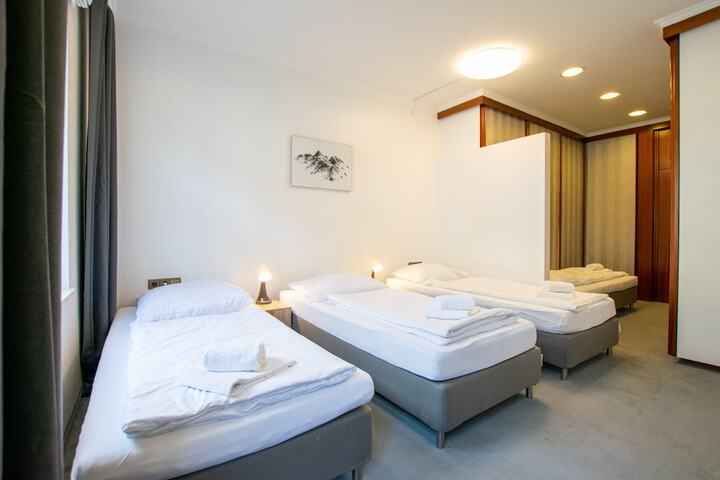 Room 28 of 72